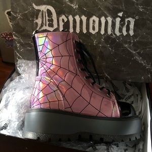 NWT Pink Spiderweb Demonias